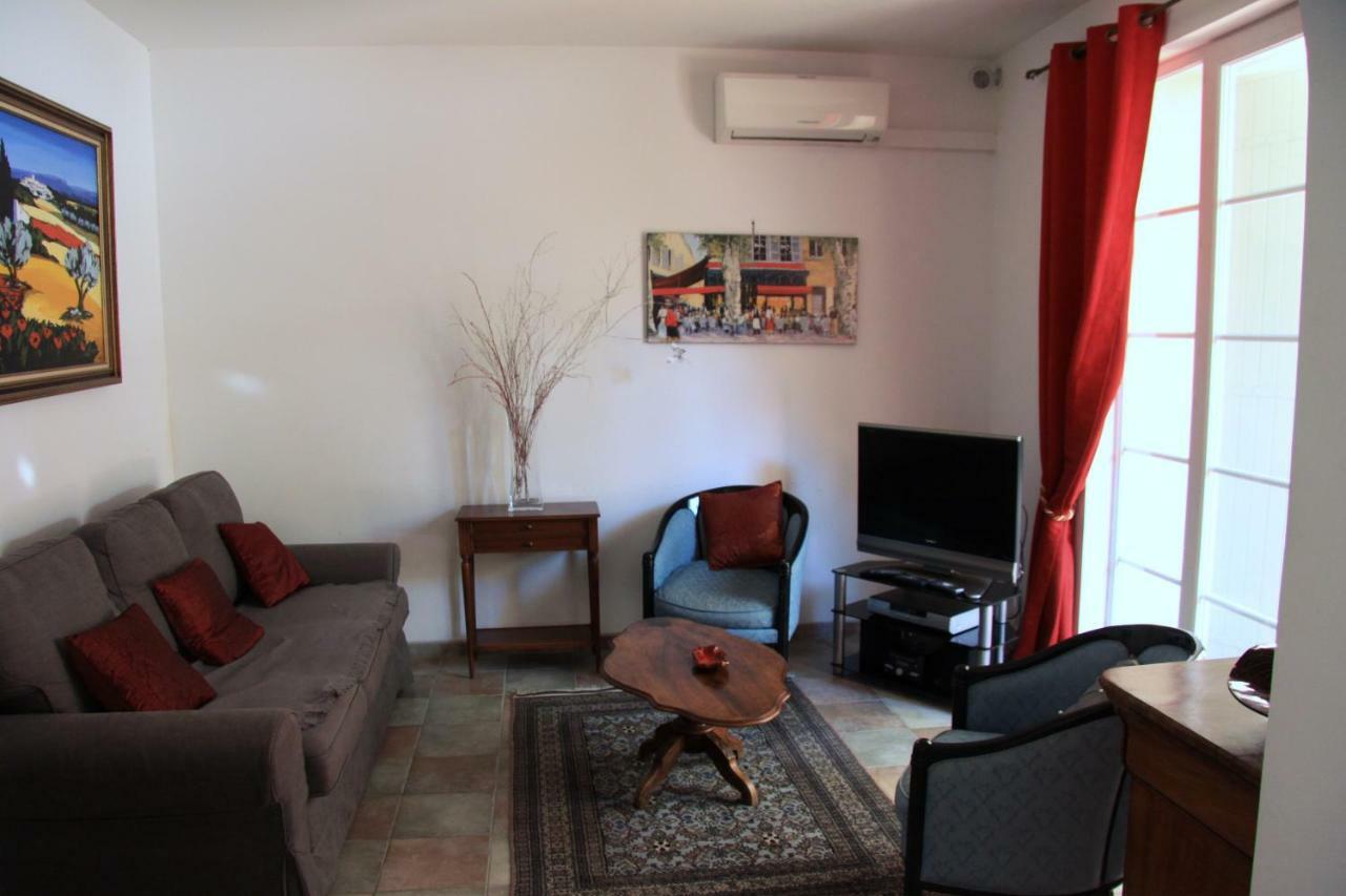 Avec Patio Et Garage Centre Et Appartement *