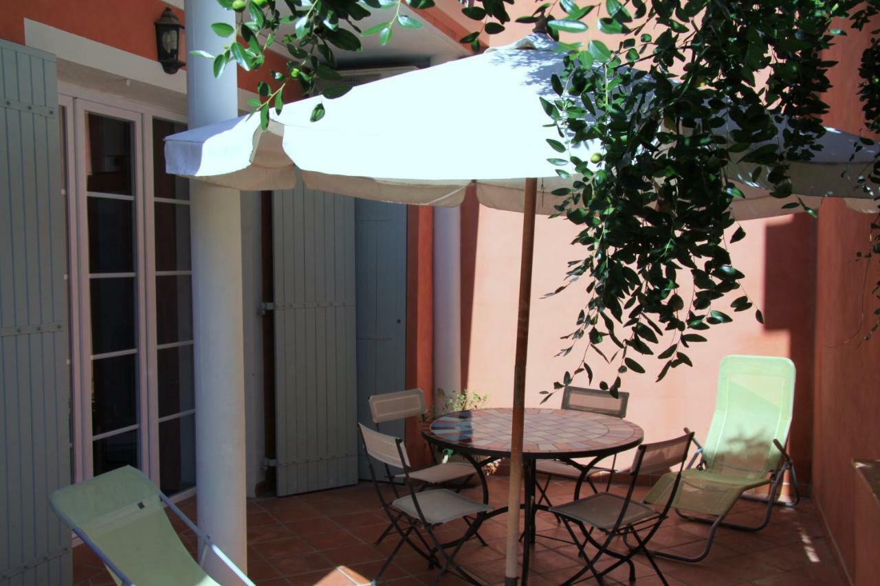 Avec Patio Et Garage Centre Et Appartement Sanary-sur-Mer